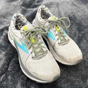 Brooks Adrenaline 21
